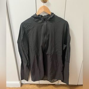 Lululemon running windbreaker. Very good condition